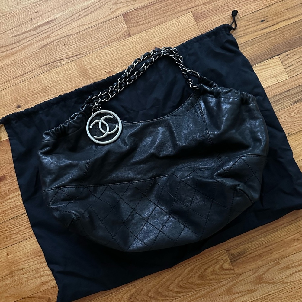 *Authentic* CHANEL Calfskin baby Coco Cabas leather tote. Chanel dust bag*